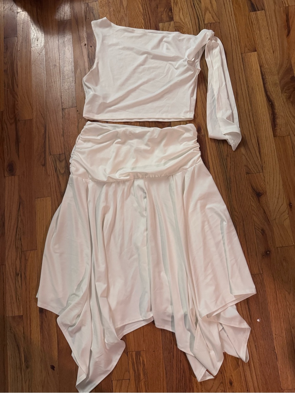 SHEIN White Asymmetrical Handkerchief Hem Skirt Set